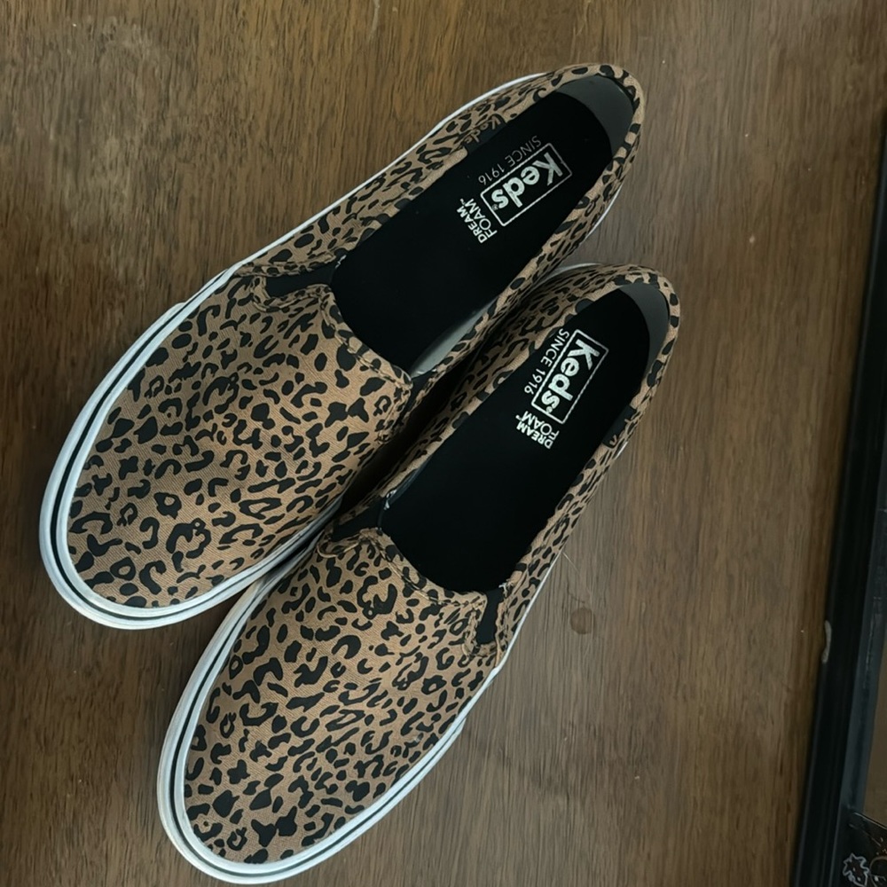 Women’s Keds-Leopard Print Dream Foam-Size 9